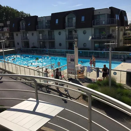 Poolsyde Bredene